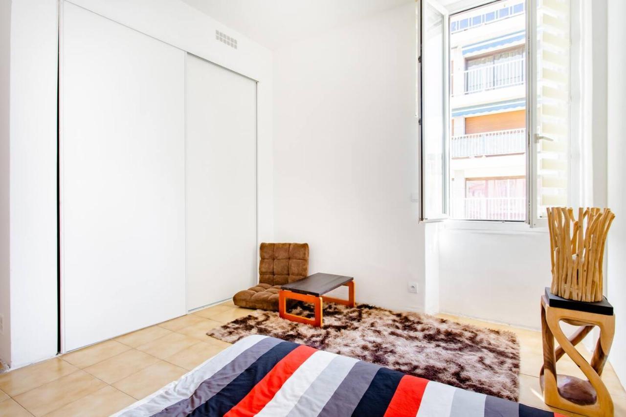 Room Rental In Apartment In Marseille Exteriör bild